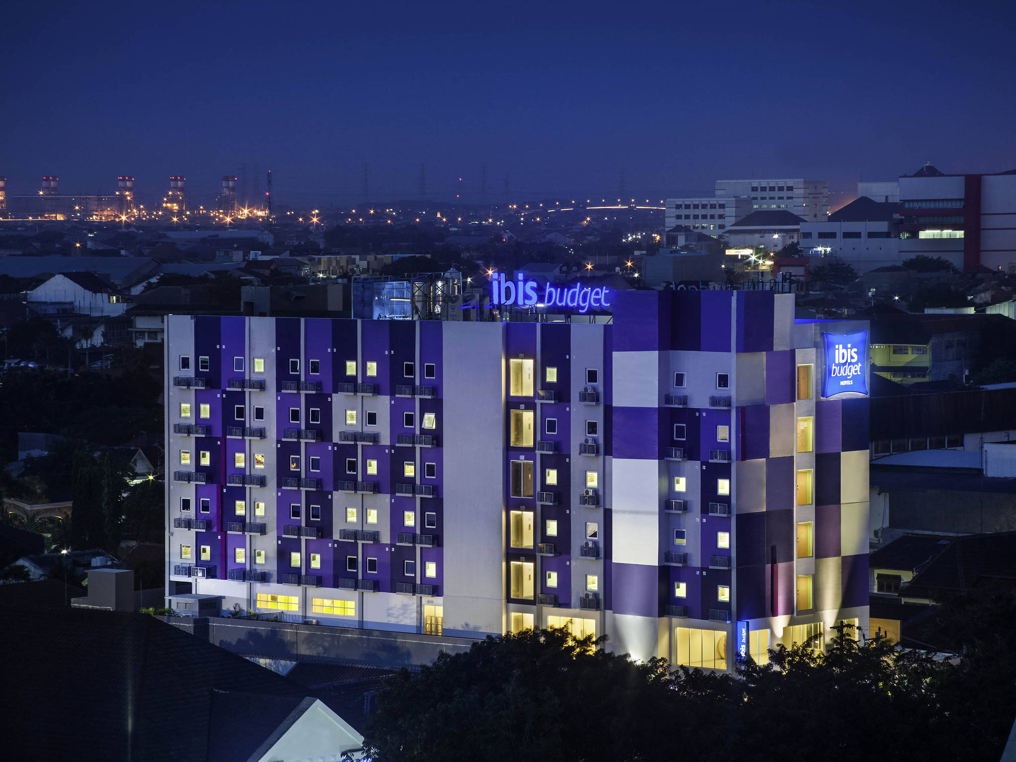 Ibis Budget Semarang Tendean Exterior