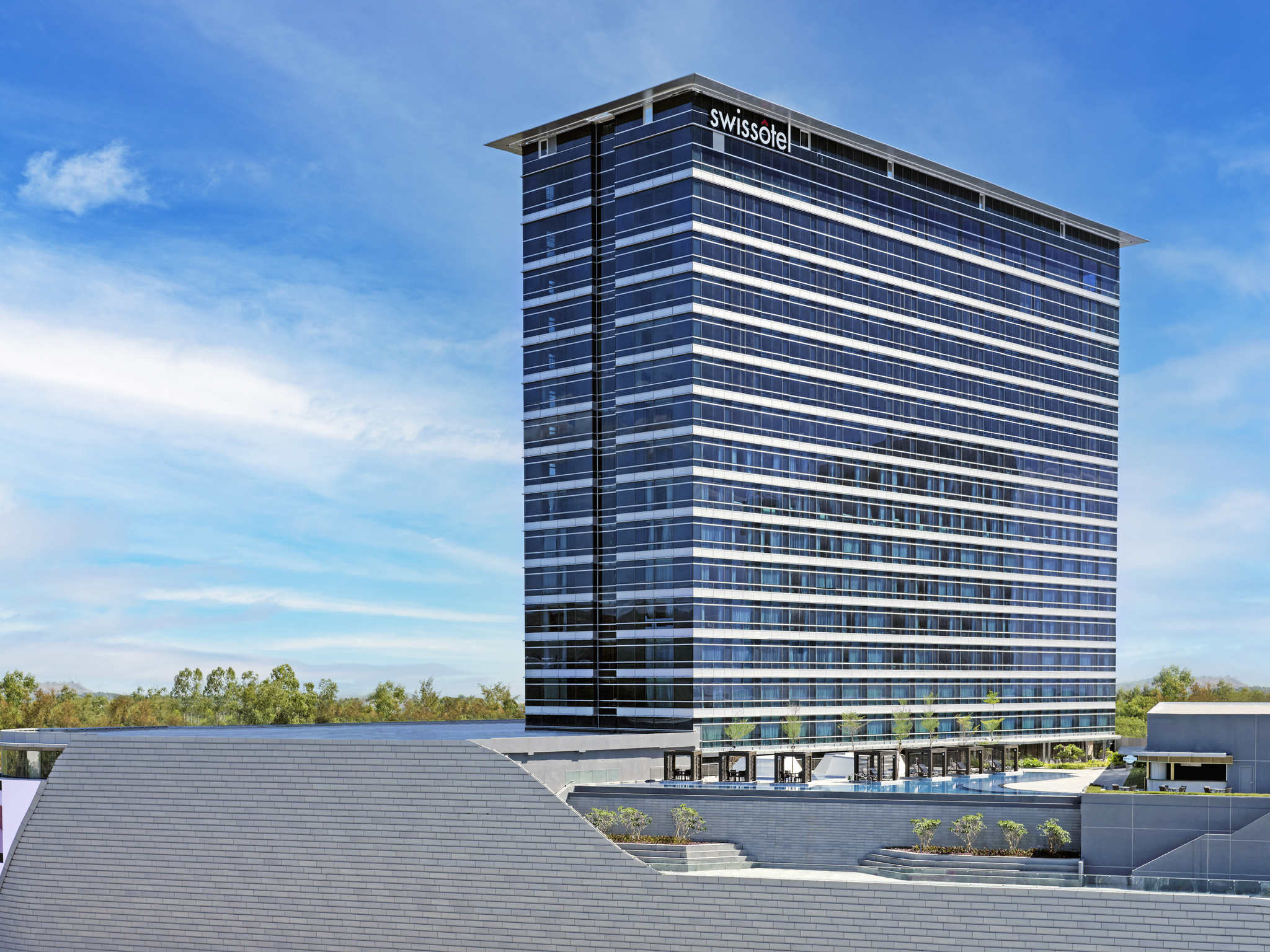 Swissôtel Clark Philippines Exterior