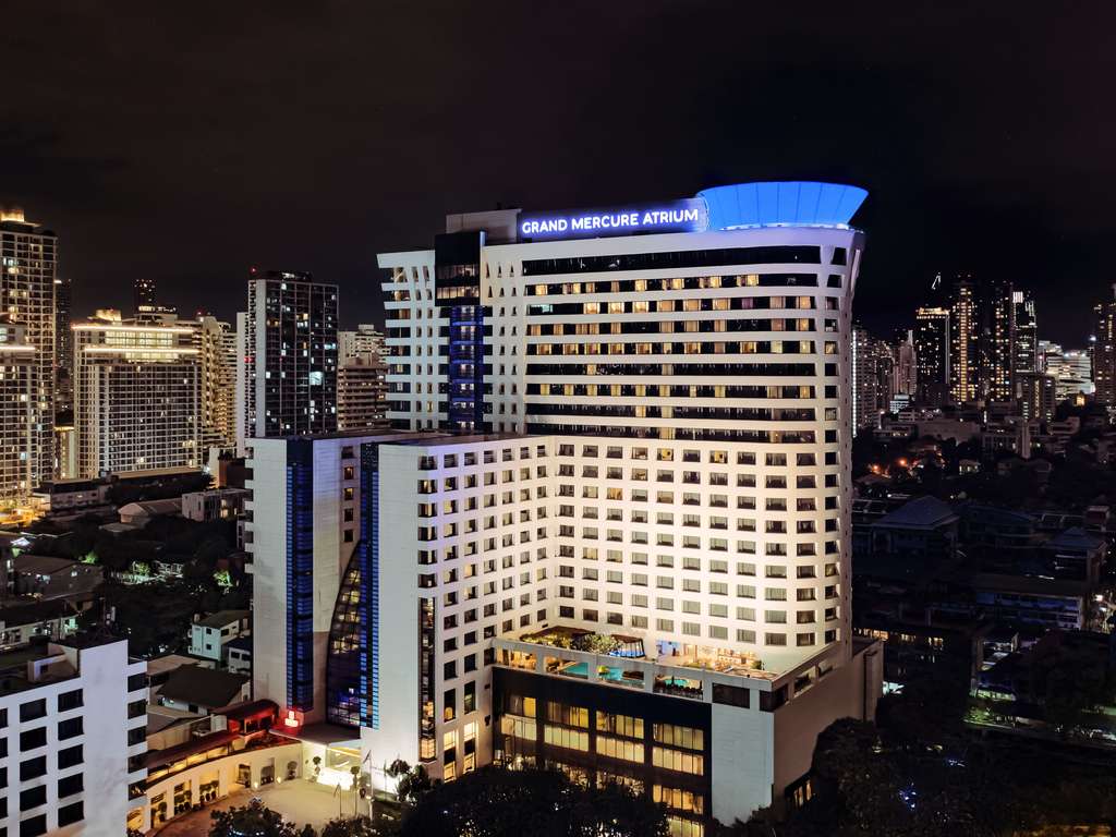 Grand Mercure Bangkok Atrium Exterior